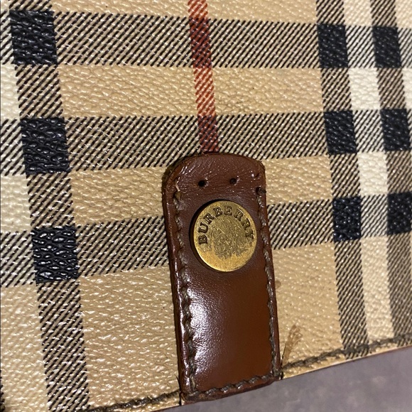 Authentic Burberry Vintage Crossbody - Picture 3 of 13